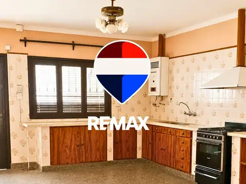 CASA EN VENTA PJE. RUIZ DE LOS LLANOS MACROCENTRO