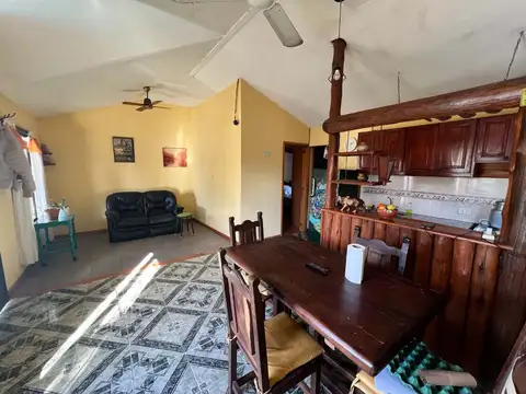Casa 3 ambientes con 1 baño