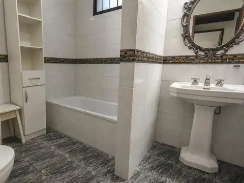 Casa en Venta en Adrogue, USD 98.000