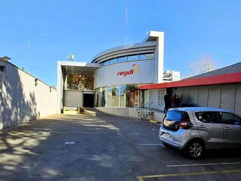 VENTA MAGNIFICO GALPON CON LOCAL, OFICINAS Y PLAYA