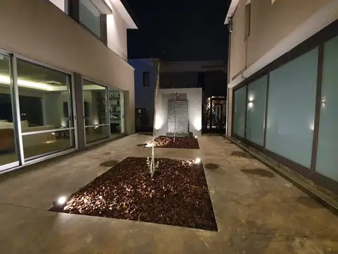 Casa en Alquiler Temporal en Barbarita, USD 16.000