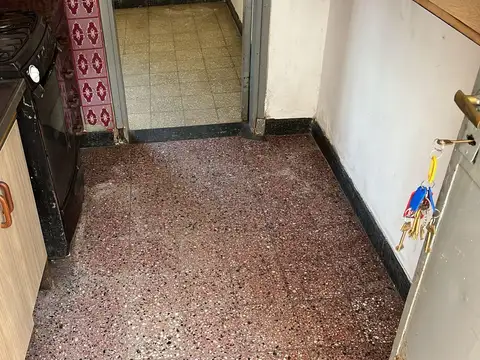 Alquiler casa dos dormitorios y cochera Tucuman 5700