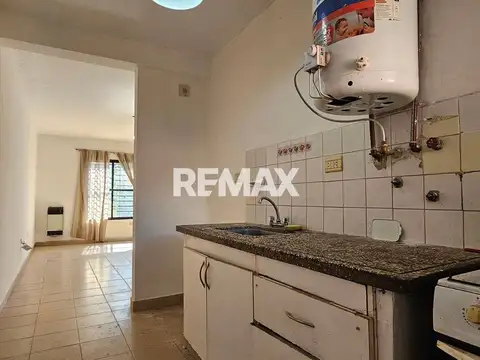 Casa 8 ambientes con 2 baños