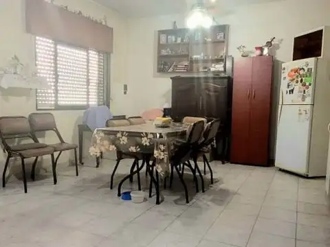 Casa 3 ambientes con 2 baños