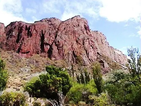 Excelente Estancia sobre dos Lagos en la cordillera de Santa Cruz