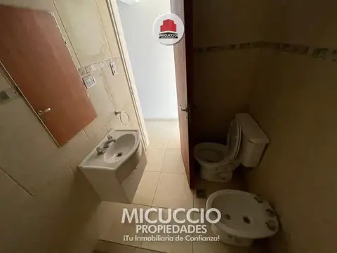 Departamentos con local en venta, Av. Constituyentes N°1525, Garín, Escobar. POSIBILIDAD DE PERMUTA.