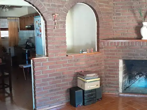 Casa 4 ambientes con 1 baño