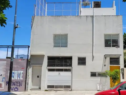EXCELENTE TERRENO. EN LA MEJOR CUADRA DE V. ORTUZAR.FRENTE A LA PLAZA 25 DE AGOSTO 
