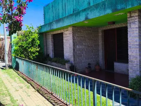 Casa en Venta en La Plata [Cod: 900]