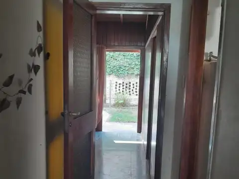 Casa 5 ambientes con 1 baño