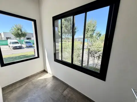 Casa en Alquiler en Santo Tomas, USD 1.400