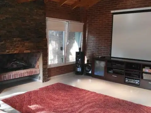 Casa en Venta en Luis Guillon, USD 195.000