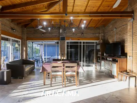 Casa en Venta con 1 cochera