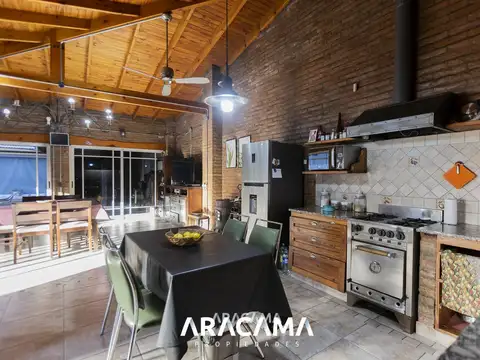 Casa 4 ambientes con 4 baños