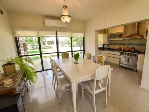 Casa en Venta en Funes, USD 325.000