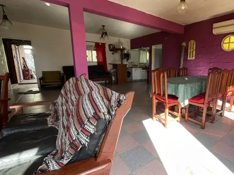 Casa 3 ambientes con 2 baños