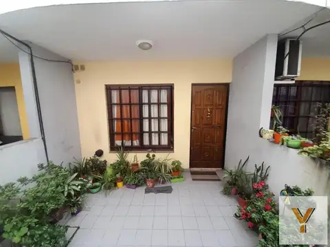 Depto Tipo Casa en Venta de 2 ambientes
