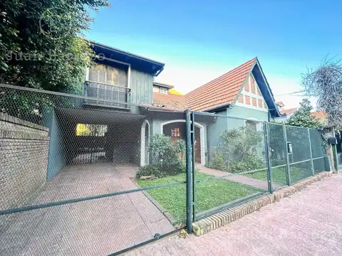 Casa 5 ambientes con 2 baños