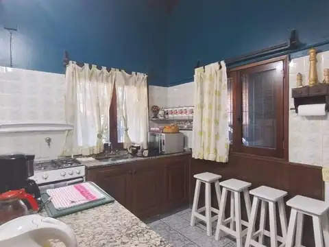Casa 4 ambientes con 3 baños