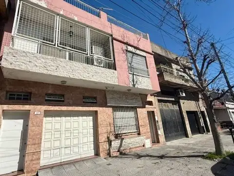 VENTA DE PH AL FRENTE 3 AMB, CON COCHERA