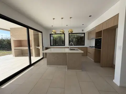 Casa en Alquiler A Estrenar