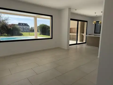 Casa en Alquiler en Haras Santa Maria, USD 2.200