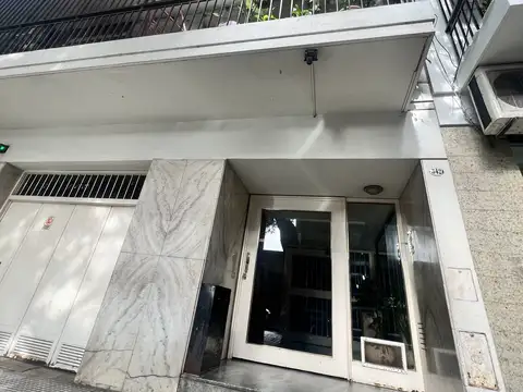 Impecable 3 Ambientes Remodelado a Nuevo – Muy Luminoso – Excelente Ubicación en Caballito