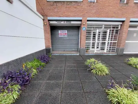 Local en alquiler en Quilmes Centro. (Excelente Ubicación!)