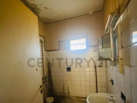 CASA A REMODELAR EN VENTA EXCELENTE UBICACIÓN - BERABEVÚ