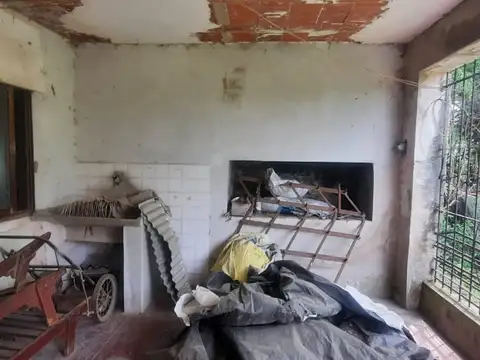 Casa 6 ambientes con 1 baño