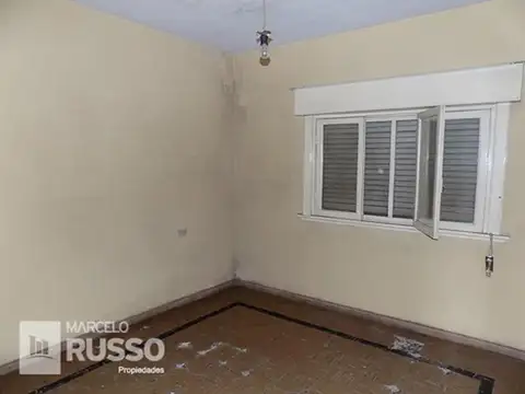 Casa 3 Ambientes C/ Local