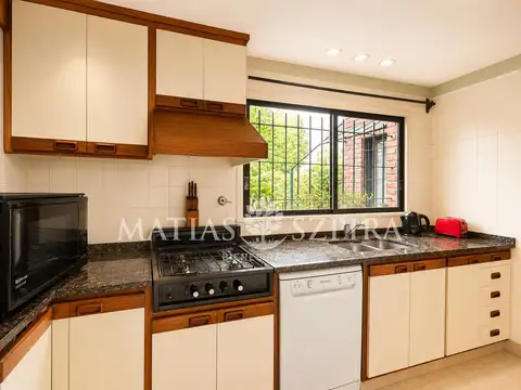 Casa 5 ambientes con 4 baños