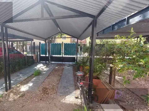 Casa 4 ambientes con 1 baño