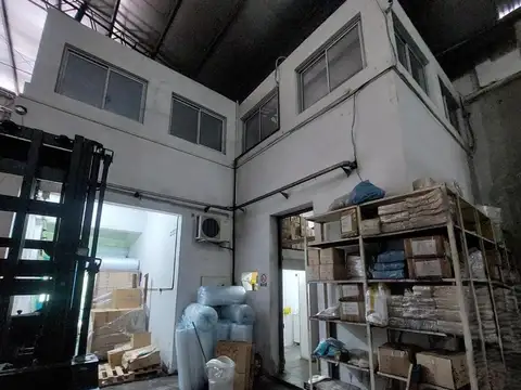 DEPOSITO , NAVE + VIVIENDA . EXELENTE UBICACION , DIAZ VELEZ
