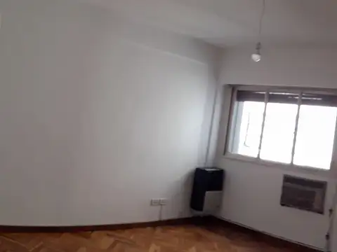 Departamento de 42 m² con 1 Dormitorio en Alquiler en Almagro. MUY LUMINOSO, LAVADERO SEPARADO
