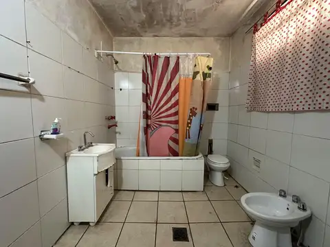 Depto Tipo Casa 6 ambientes con 2 baños