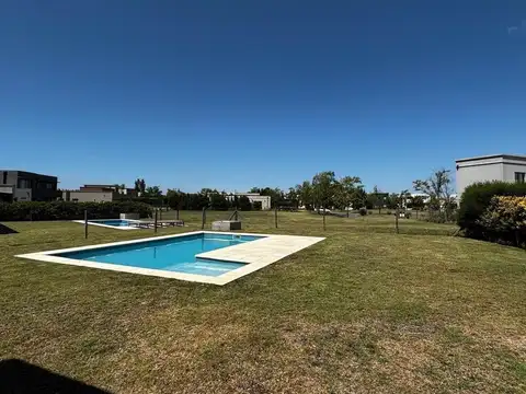 Avenida de los lagos 100