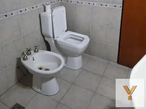 Casa 2 ambientes con 1 baño