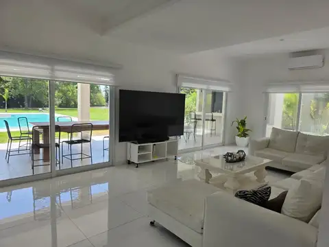 VENTA CASA 6 AMB BARRIO LAS CASUARINAS DEL PILAR 