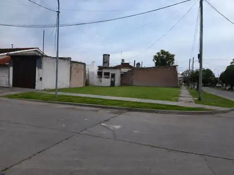 Terreno en esquina en venta – 9 de Julio al 6300