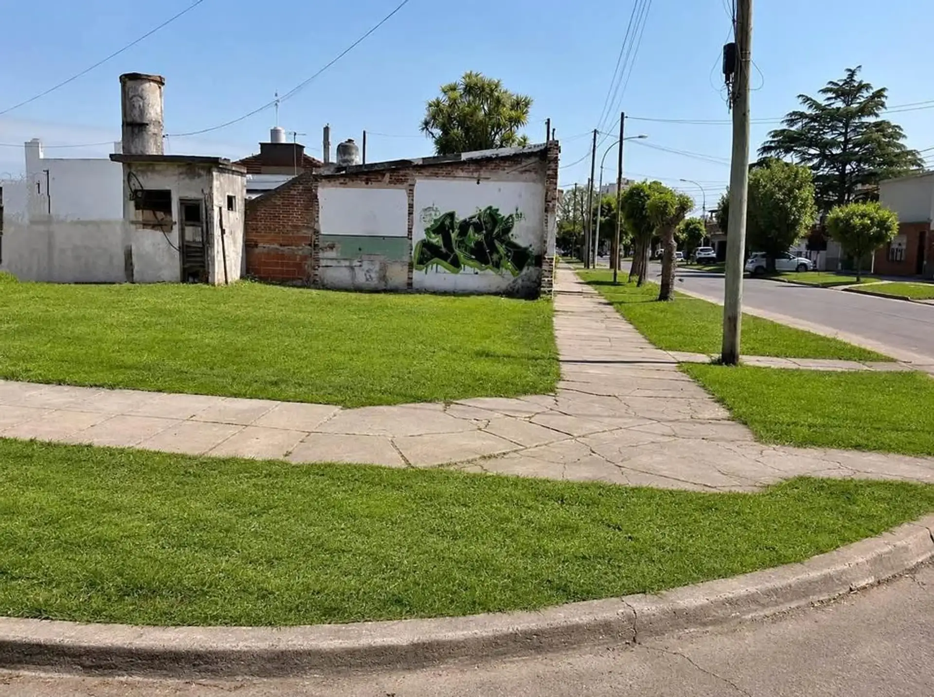 Terreno en esquina en venta – 9 de Julio al 6300