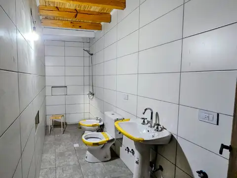Casa 5 ambientes con 1 baño