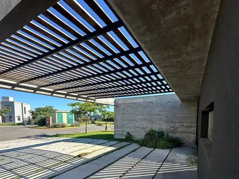 Casa  en Venta en Santa Emilia, Pilar del Este, Pilar