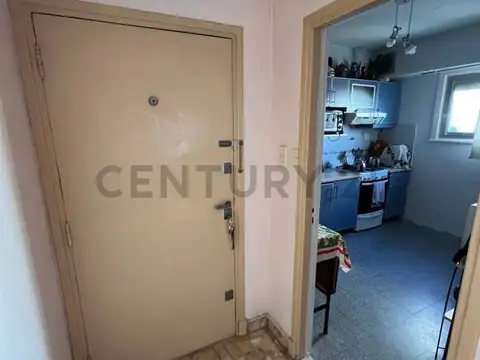 VENTA DEPARTAMENTO DE 4 AMBIENTES CON BALCÓN Y BAULERA – MUY LUMINOSO – APTO CREDITO