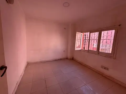 Casa en Alquiler con 1 cochera