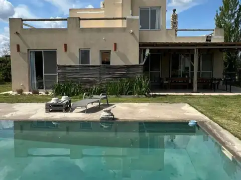 Alquiler Casa 6 ambientes,Trapalanda Pehuajó jardin y pileta