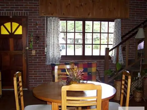 Casa 6 ambientes con 2 baños