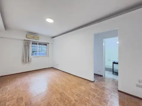 Departamento 3 ambientes con Patio Alquiler Caballito