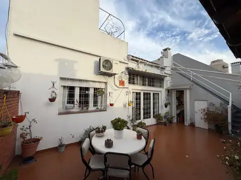 Piso unico, con patio, terraza, cochera/local