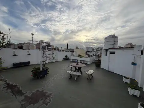 Piso unico, con patio, terraza, cochera/local